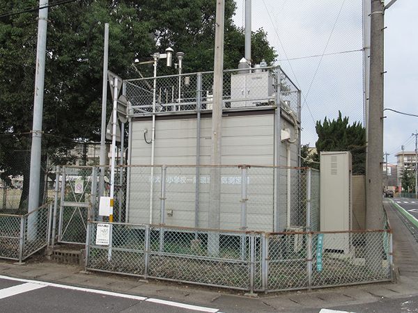 東大分小学校 局舎の外観